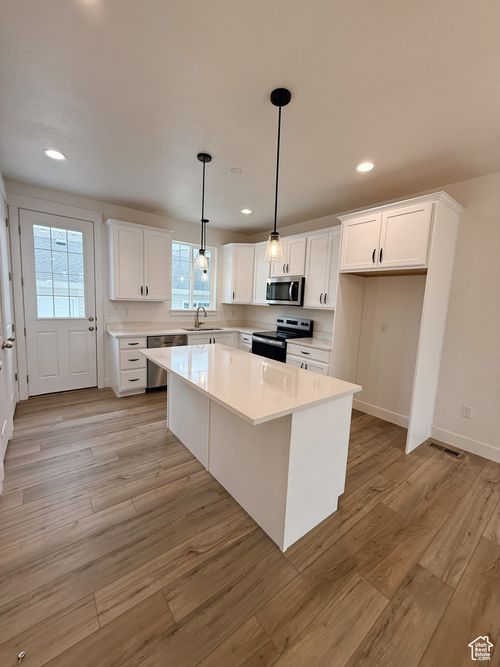 1686 N Centerpoint Ln, Salem, UT, 84653-5834 | Card Image