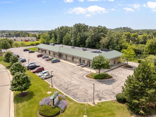 790 Cornerstone Xing, Waterford, WI, 53185-4582 | Card Image