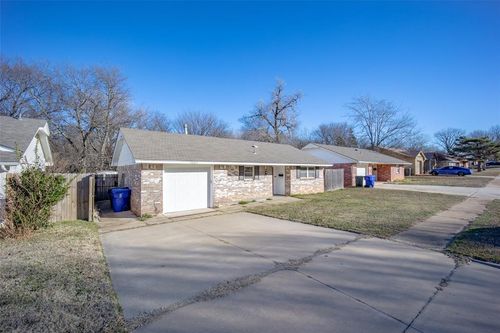 2027 Allenhurst Street, Norman, OK, 73071 | Card Image