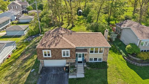 7901 Iroquois Ct, Woodridge, IL, 60517-3332 | Card Image