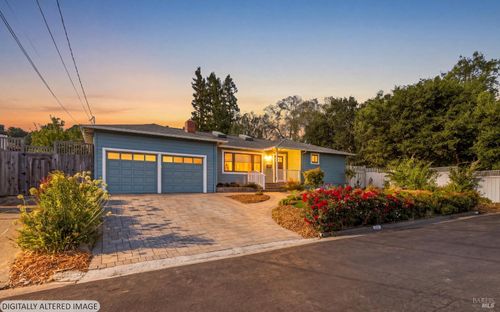956 Phillips Avenue, Petaluma, CA, 94952 | Card Image