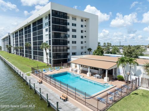 a410-200 S Sykes Creek Pkwy, Merritt Island, FL, 32952-3372 | Card Image