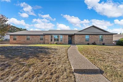 10013 Sandalwood Drive, House other with 4 bedrooms, 2 bathrooms and 2 parking in Woodway TX | Image 1