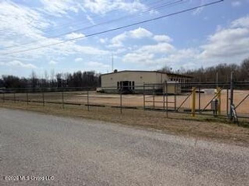 104 Country Mdws, Grenada, MS, 38901-9486 | Card Image