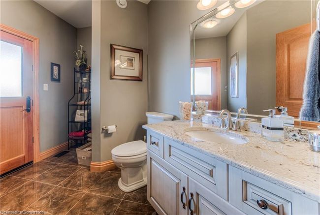 1098 Wurster Pl, House other with 11 bedrooms, 10 bathrooms and 14 parking in Breslau ON | Image 14