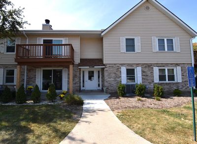 53 - 10625 N Ivy Court, Condo with 2 bedrooms, 2 bathrooms and null parking in MEQUON WI | Image 1