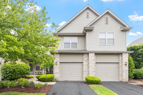9051 Mansfield Dr, Tinley Park, IL, 60487-5498 | Card Image