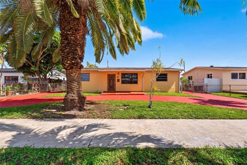 20 E 52nd Pl, Hialeah, FL, 33013-1452 | Card Image