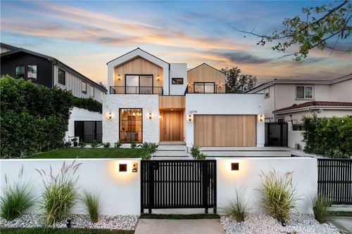 16749 Addison St, Encino, CA, 91436-1055 | Card Image