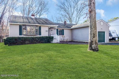 390 Frank Applegate Rd, Jackson, NJ, 08527-4216 | Card Image