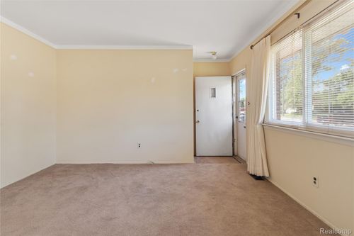 31265 Balmoral St, Garden City, MI, 48135-1984 | Card Image
