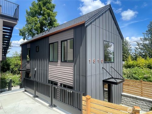 1810 S College St, Seattle, WA, 98144-4424 | Card Image