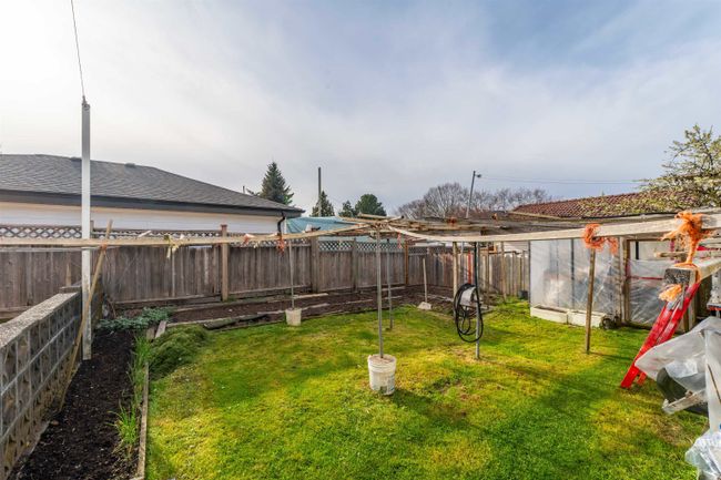 6135 Commercial Street, House other with 6 bedrooms, 3 bathrooms and 1 parking in Vancouver BC | Image 15