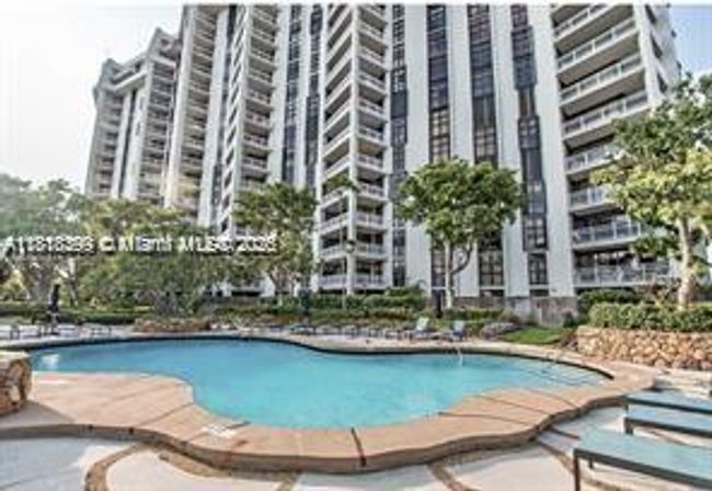 APT-309 - 2000 Towerside Ter, Condo with 2 bedrooms, 2 bathrooms and null parking in Miami FL | Image 4