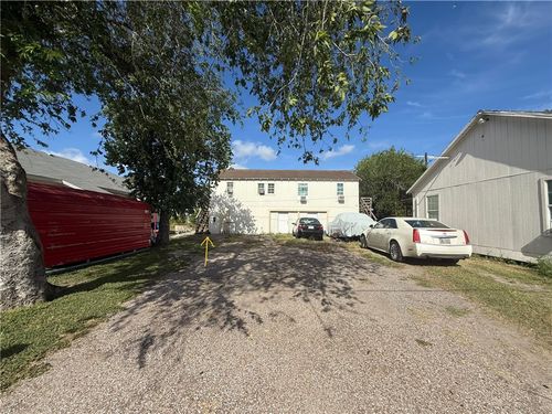 216 S Mccall St, Sinton, TX, 78387-2512 | Card Image