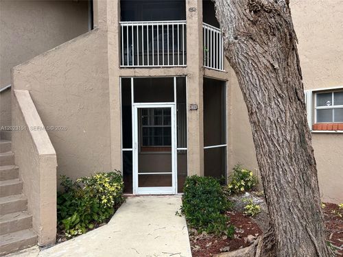 102-301 Sw 86th Ave, Pembroke Pines, FL, 33025-1485 | Card Image