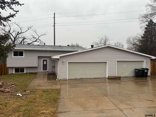 9723 Ogden Cir, Omaha, NE, 68134-1658 | Card Image