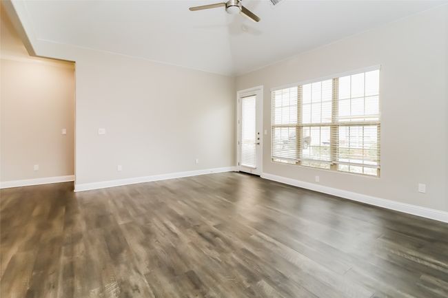 STE-304 - 8831 Creek Run Rd, House other with 2 bedrooms, 2 bathrooms and null parking in Fort Worth TX | Image 11