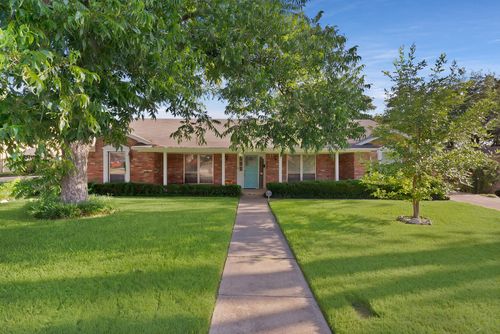 7329 Yolanda Dr, Fort Worth, TX, 76112-4332 | Card Image