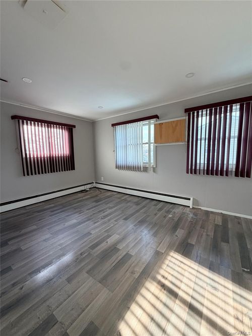 253 W 15th St, Deer Park, NY, 11729-5806 | Card Image