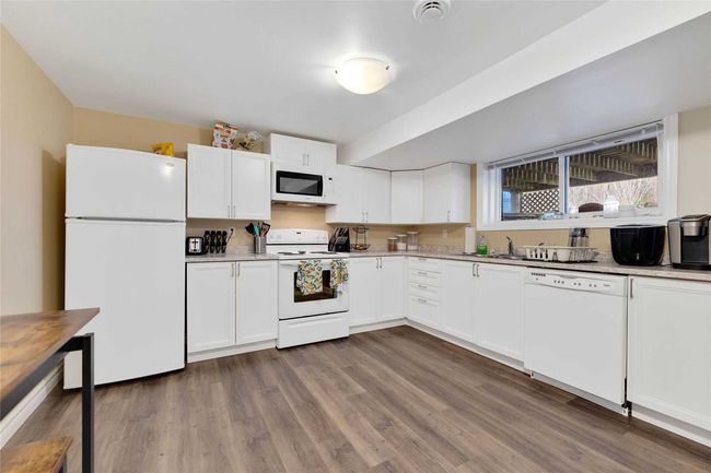 41 Simcoe St, House other with 3 bedrooms, 2 bathrooms and 3 parking in Orillia ON | Image 16