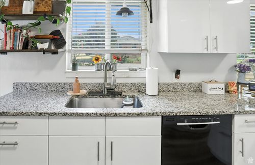 186 Sycamore Cir, Clearfield, UT, 84015-2249 | Card Image