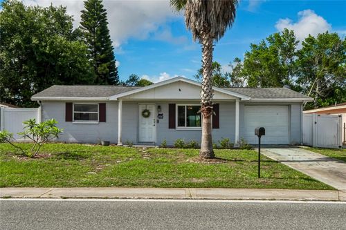 7024 Fox Hollow Dr, PORT RICHEY, FL, 34668-3818 | Card Image