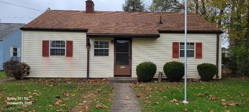 715 Devola St, Marietta, OH, 45750-1104 | Card Image