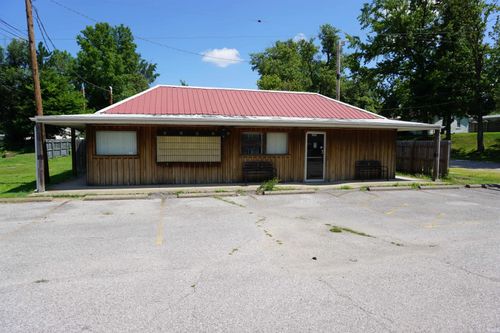 3901 Broadway Avenue, Evansville, IN, 47712 | Card Image