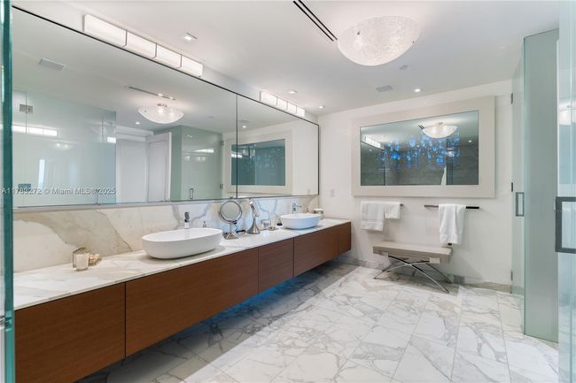 UNIT-1001 - 10203 Collins Ave, Condo with 3 bedrooms, 5 bathrooms and null parking in Bal Harbour FL | Image 20