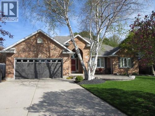8 Christina Pl, Chatham, ON, N7L5K4 | Card Image