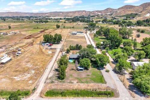 990 Bangtail Ln, Emmett, ID, 83617-1099 | Card Image
