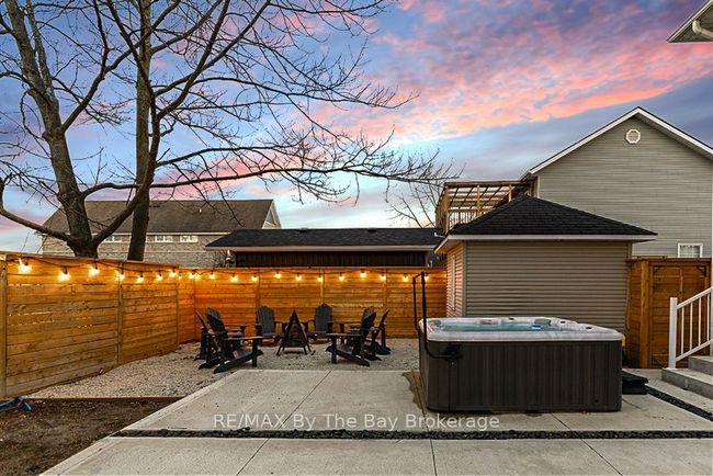 15 Baker St, House other with 4 bedrooms, 2 bathrooms and 4 parking in Wasaga Beach ON | Image 30