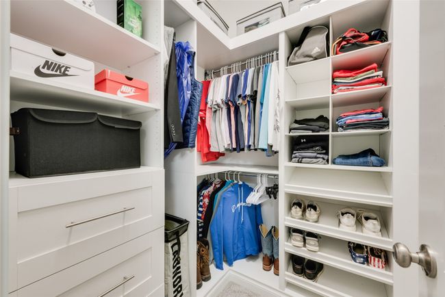 Custom closet in bedroom 2 | Image 22