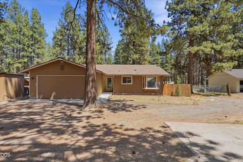 60282 Pawnee Ln, Bend, OR, 97702-8953 | Card Image