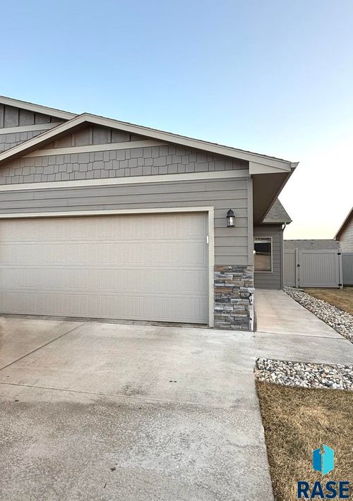 115 E Ivy Rd Road, Tea, SD, 57064-2428 | Card Image