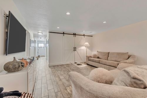 1071 N 2475 W, Layton, UT, 84041-7458 | Card Image
