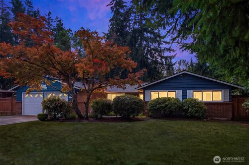 16217 Ne 25th St, Bellevue, WA, 98008-2305 | Card Image