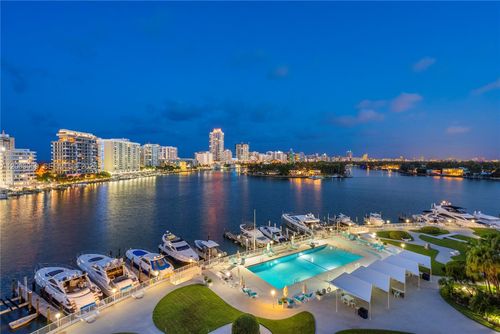 702704-900 Bay Dr, Miami Beach, FL, 33141-5623 | Card Image