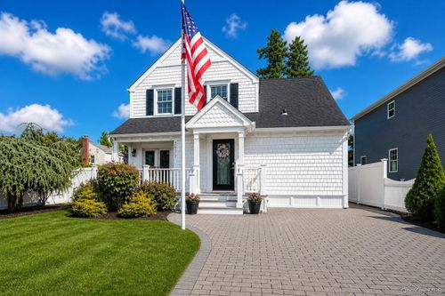 2517 Rockville Centre Pkwy, Oceanside, NY, 11572-1626 | Card Image
