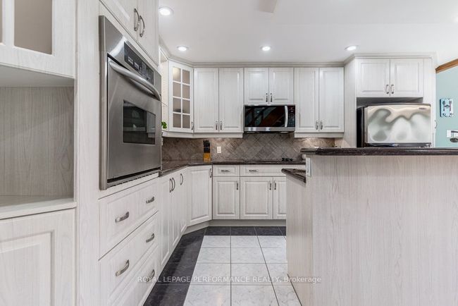 1657 Whiteside Way, House other with 3 bedrooms, 2 bathrooms and 8 parking in Metcalfe ON | Image 16