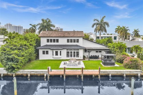 472 Sunset Dr, Hallandale Beach, FL, 33009-6540 | Card Image