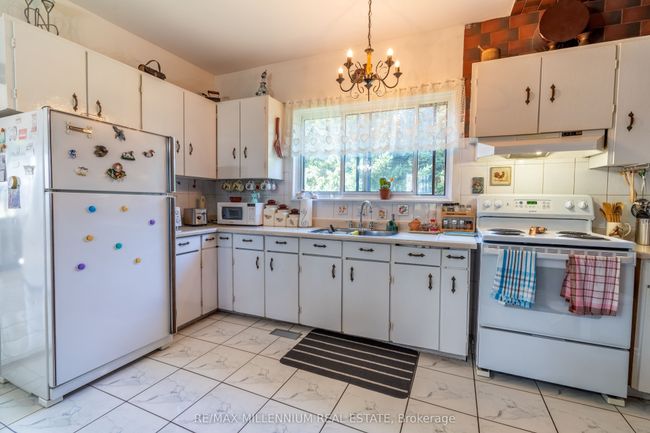 423365 - 25 Sideroad, House other with 3 bedrooms, 2 bathrooms and 3 parking in Mono ON | Image 8