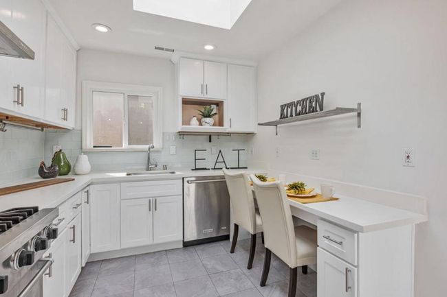 2328 Le Conte Ave, Condo with 3 bedrooms, 2 bathrooms and 2 parking in Berkeley CA | Image 12