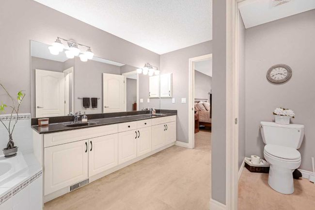 11 Chapala Terrace Se, Home with 4 bedrooms, 3 bathrooms and 4 parking in Calgary AB | Image 34