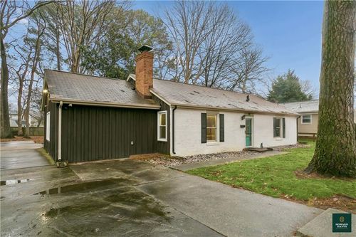 89 Adams Dr, Newport News, VA, 23601-3001 | Card Image