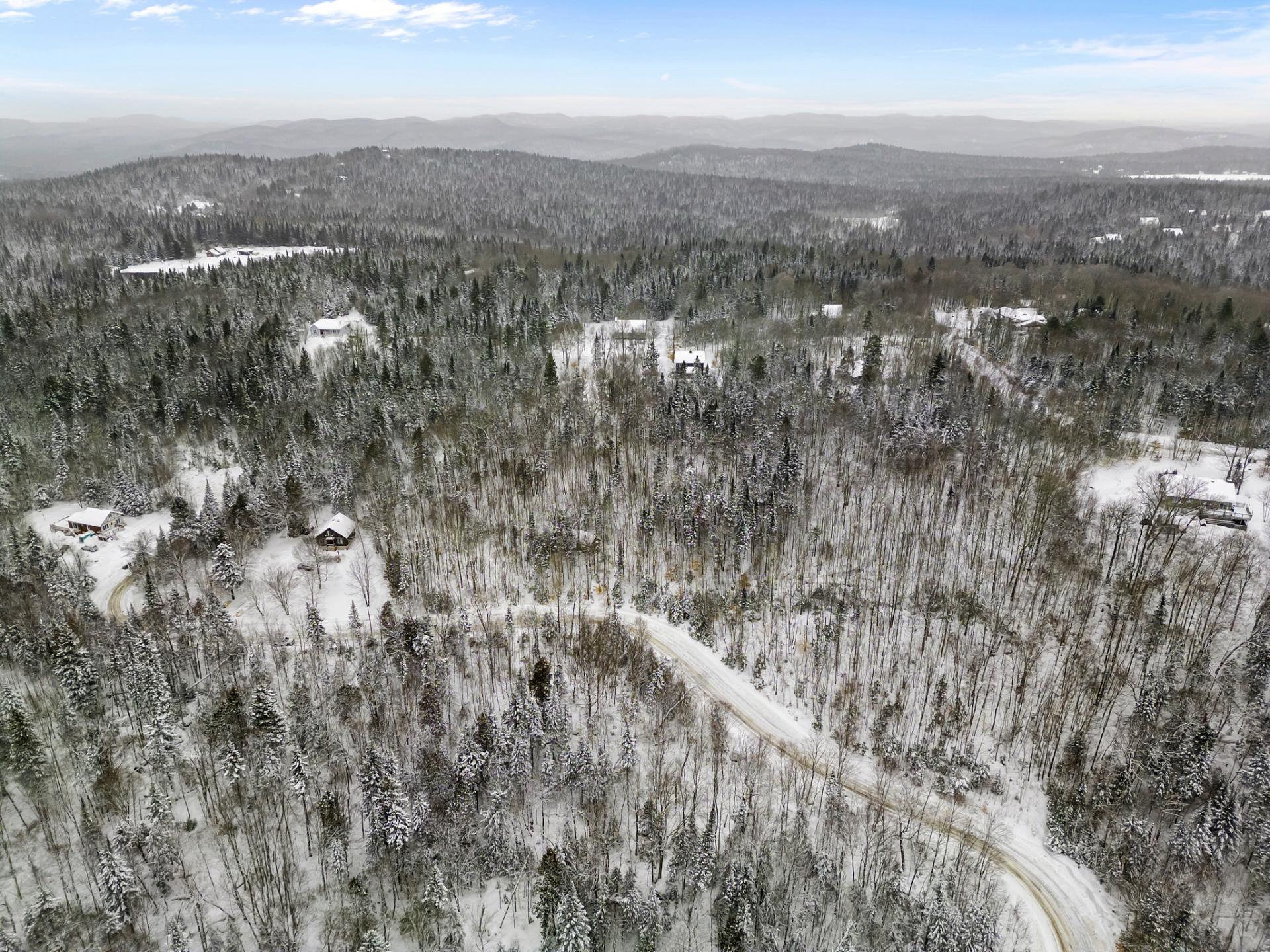 Land in Sainte-Lucie-des-Laurentides 3