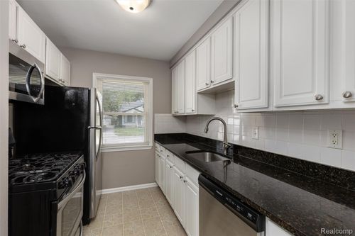 3329 Ravena Ave, Royal Oak, MI, 48073-2111 | Card Image
