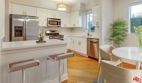 1-123-348 S Hauser, Los Angeles, CA, 90036 | Card Image