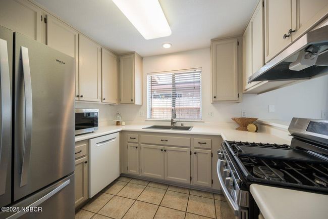 Kitchen 2 (1) | Image 10